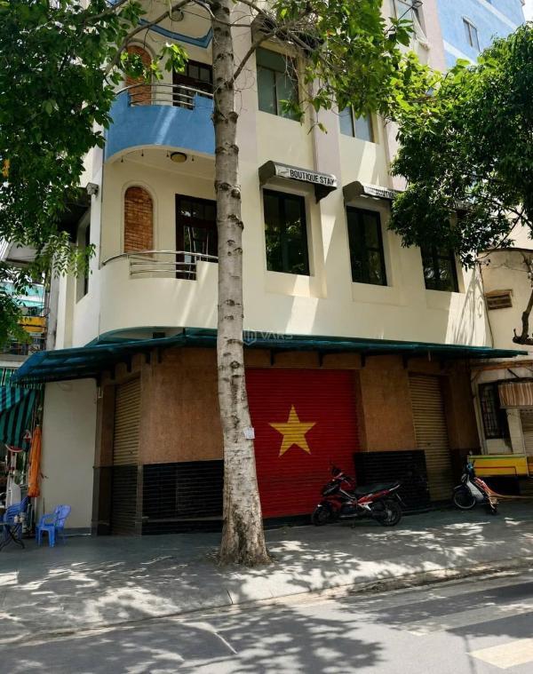 Chủ cho thuê Nhà mặt phố 300m²
