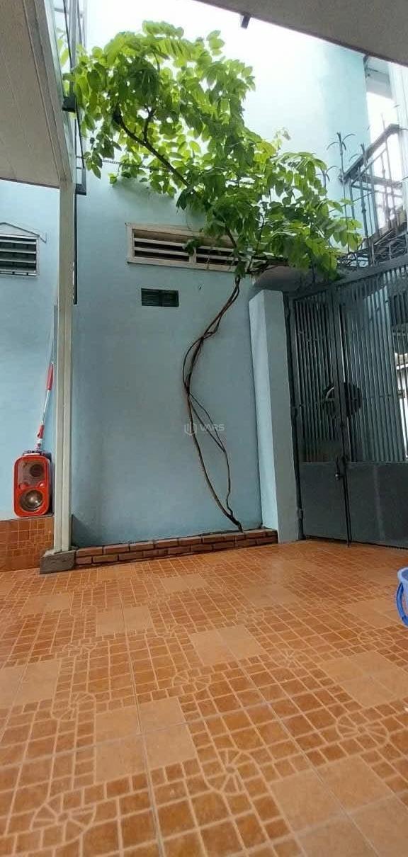 Cho 🏤 thuê nhà 1 lầu đường trương định có sân rộng 5,5 triệu