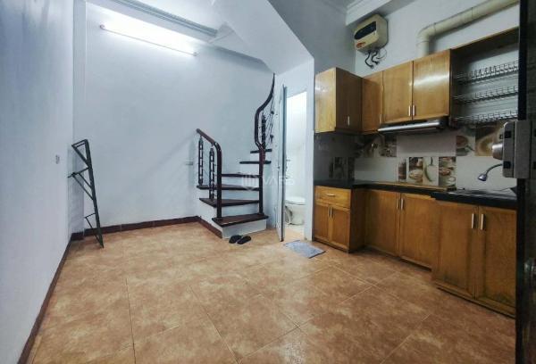 Cho thuê nhà riêng đê la thành, đống đa, 👍 gần ngã sáu ô chợ dừa, 2 ngủ - 7.5 tr