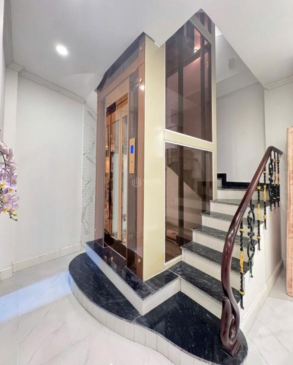 Lạc long quân 72m2 5 tầng mt 🏬 7.5m - thang máy - full nội thất - 3 phòng master
