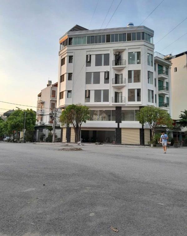 Cho thuê tòa nhà 6 tầng mới xây,lô góc 3 mặt 💥 tiền, dt 650m² tại bồ đề, long biên