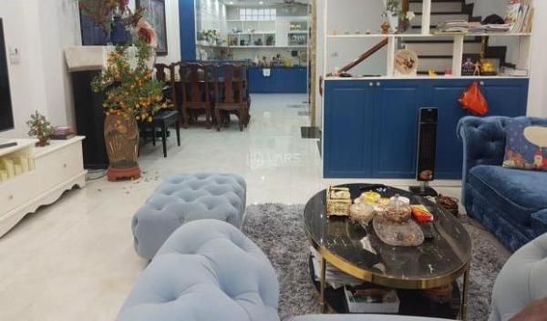 HOT! Hơn 18 tỷ Nhà P/L Việt 🔥 Hưng, thang máy, full nội thất, ô tô tránh, 100mx 5T, MT5.4m