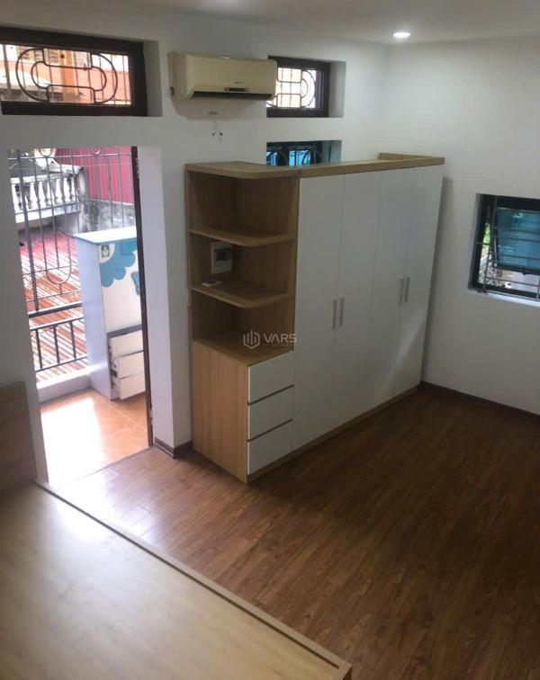 Cho thuê nhà 4 tầng lô góc ngõ 73 quan nhân cách mặt phố quan nhân 🏦 40m