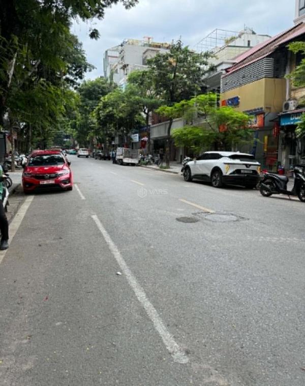 Chủ cần bán Nhà mặt phố 255m²