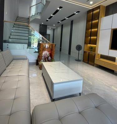 Bán Nhà mặt phố 100m²