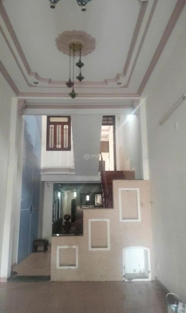 Bán Nhà mặt phố 101m²