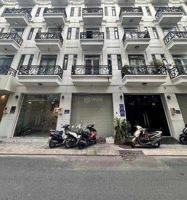 <mark style="background-color: transparent; font-weight: 400; ">Bán nhà hẻm VIP 12m thông Thoại Ngọc Hầu - Nguyễn Sơn - DT:4x18m - 3 lầu ST -Giá 🏣 : 11tỷ TL</mark>