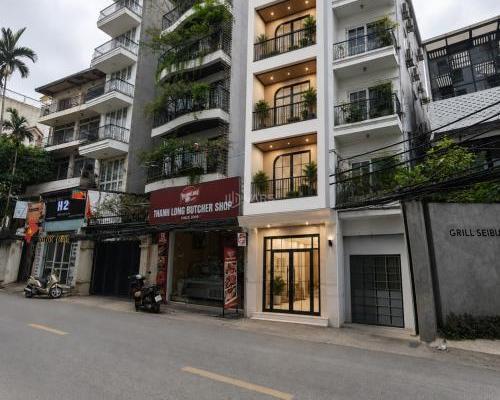 <mark style="background-color: transparent; font-weight: 400; ">Siêu Hiếm Mặt Phố Đường Tây Hồ – Quảng 🏢 An 🔥</mark>