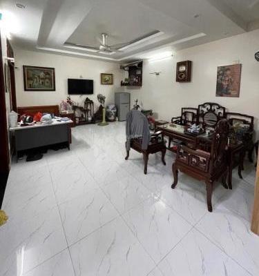 🏡 Nhà dân xây 🔥 Phố Chợ Cột Đèn, giá 5đ • Diện tích 90m² • Nhà 3 tầng kiên cố, đầy đủ côn