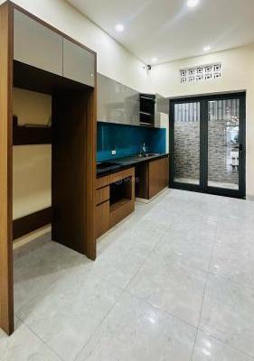 Bán Nhà mặt phố 100m²
