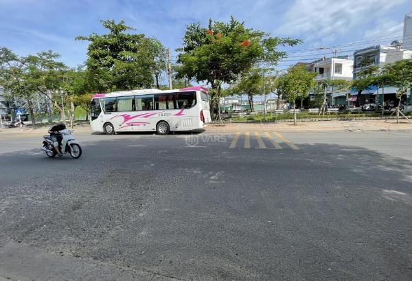 Chủ cần bán Nhà mặt phố 147m²