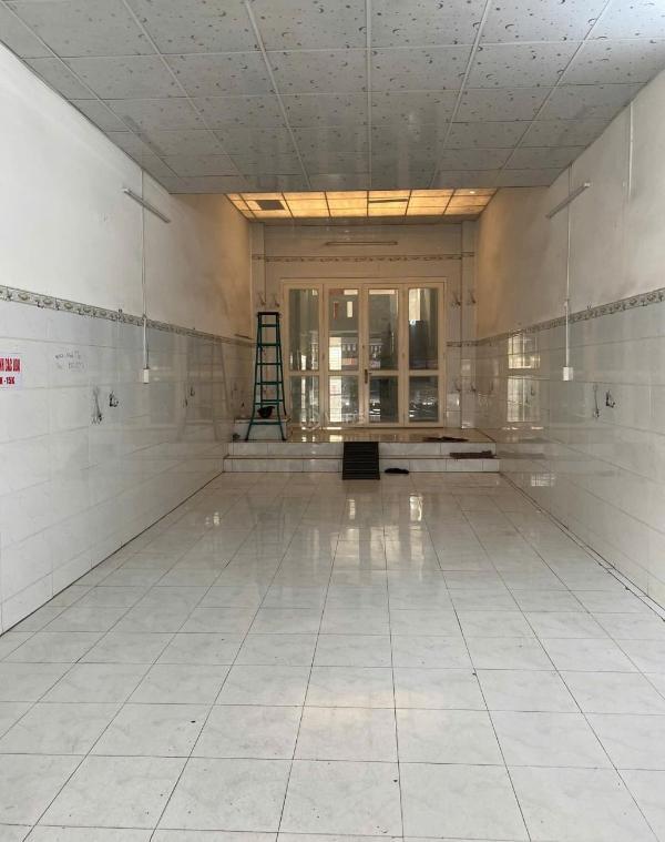 Nhà mặt tiền kd, 2 tầng vị 🔥 trí đẹp ngay ngã tư, chợ, trường, đt 140m²