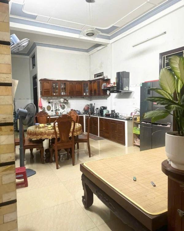 Cần bán Nhà mặt phố 136.4m²