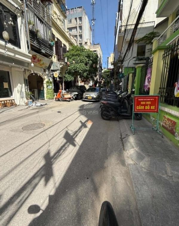 Cần bán Nhà mặt phố 105m²
