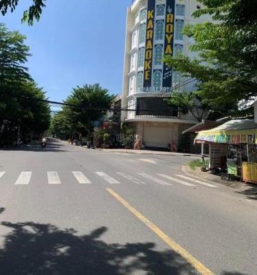 Bán Nhà mặt phố 100m²