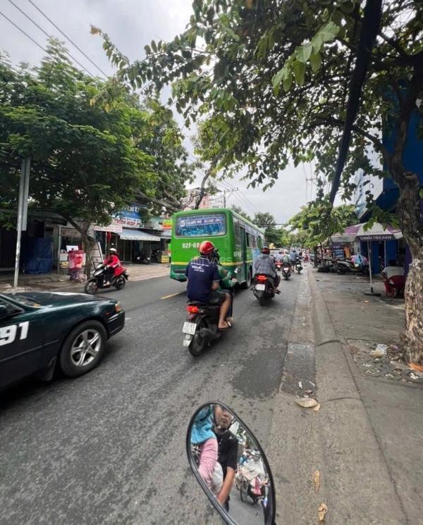Bán nhà mặt tiền tỉnh lộ 10 - dòng tiền sẵn - gần 🏤 khu tên lửa
