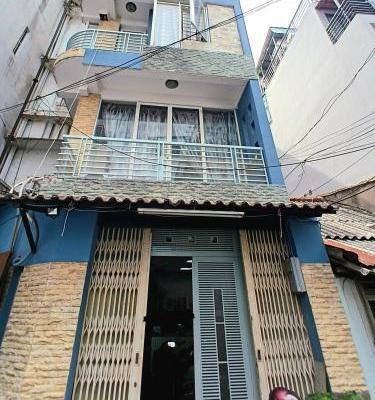 Hàng Hiếm Ngay Bộ Công An Đường Nguyễn Trãi Q.1 - 45m² 🏡 x 5 Tầng - Hẻm 6m Xe Hơi Ngủ Nhà ✍