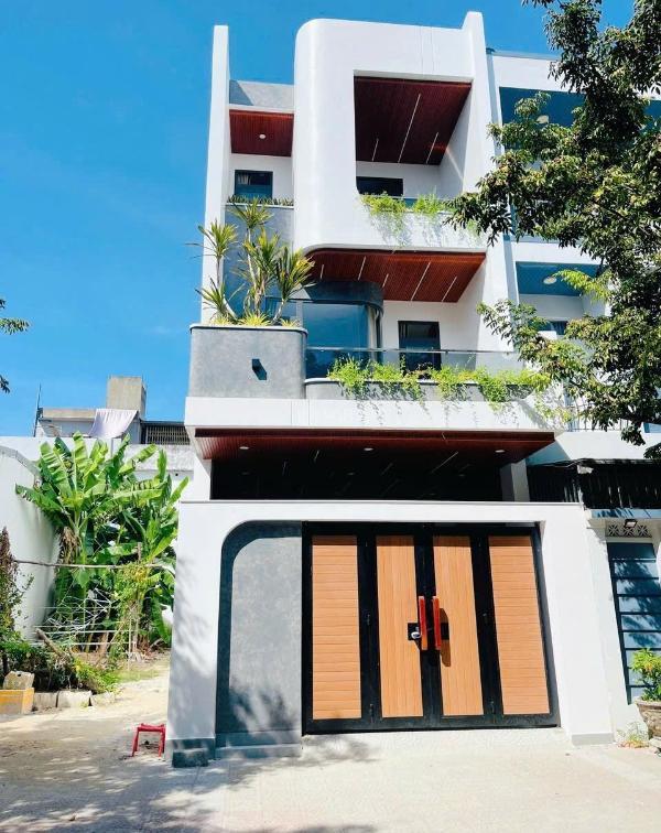 Bán Nhà mặt phố 100m²