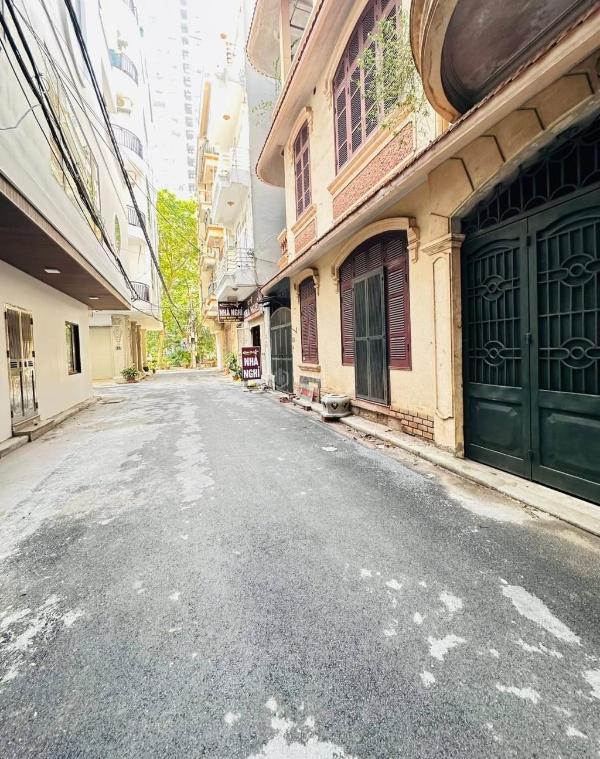 Chủ cần bán Nhà mặt phố 155m²