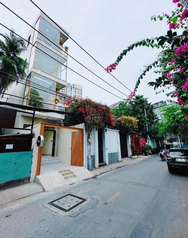 Chủ cần bán Nhà mặt phố 80m²