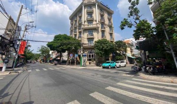 Chủ cần bán Nhà mặt phố 241m²