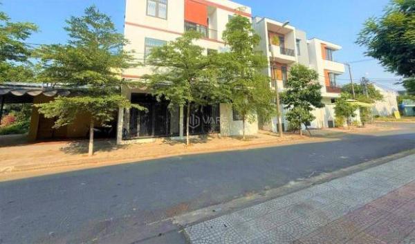Chủ cần bán Nhà mặt phố 153m²