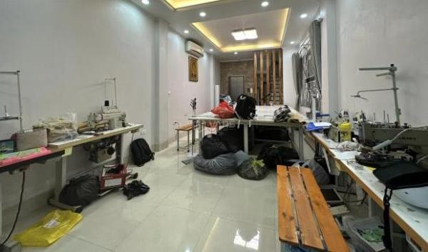 Chủ cần bán Nhà mặt phố 32m²