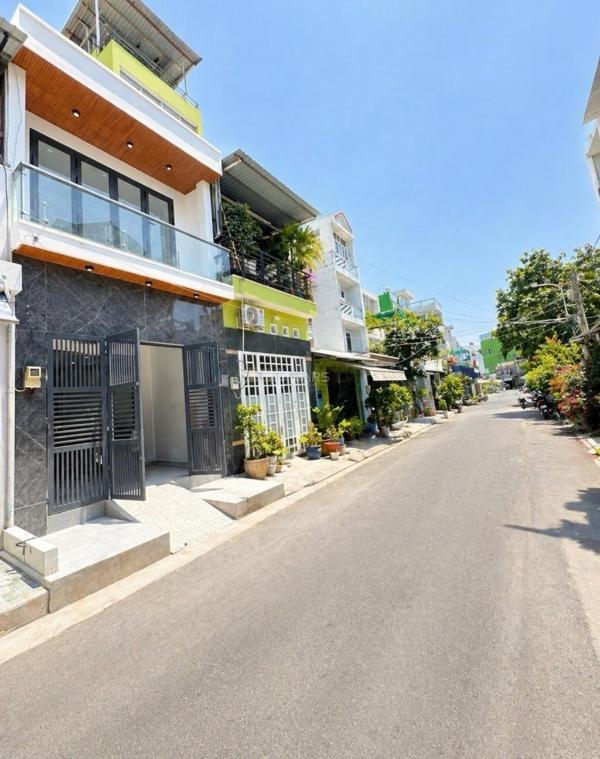 Nhà mặt tiền gần aeon 🏚️ mall - 4x19m - 3 phòng ngủ - hoàn công đủ - 7,9 tỷ