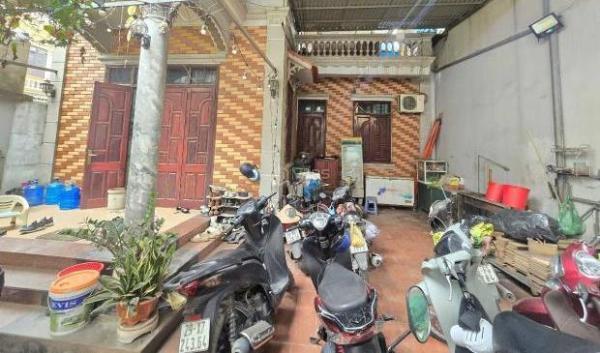 Bán Nhà mặt phố 175m²