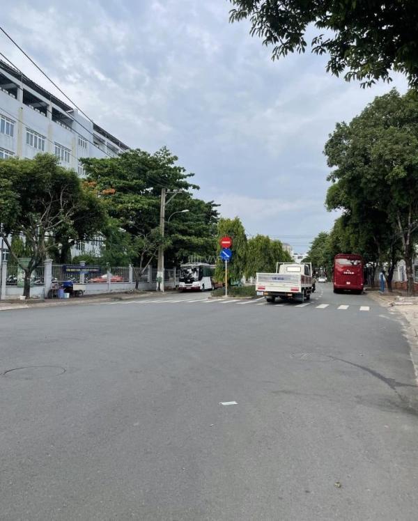 Bán nhà mặt tiền đại lộ 3 - 86m2, phước 🏡 long (mới) hcm. giá chỉ 11 tỷ