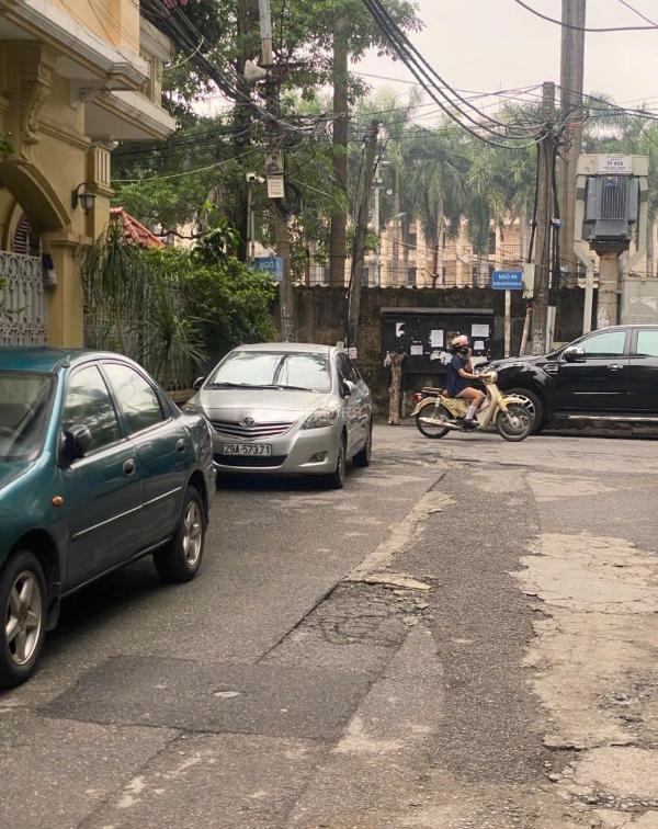 💥phân lô, ô 🏡 tô đỗ, trần quốc hoàn, 7 tầng, thang máy, 42m2, giá thỏa thuận💥