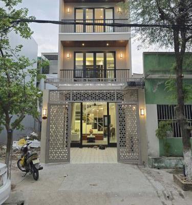 Mở Cửa Ra Là Thấy Biển - Bán Gấp Nhà 3 Tầng Mới 🏡 100% Sát Biển Nguyễn Tất Thành