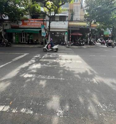 Bán Nhà mặt phố 32m²
