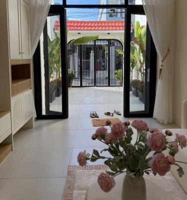 Bán Nhà mặt phố 67m²