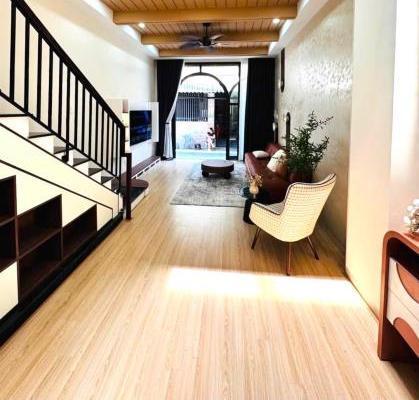 NHÀ 4 TẦNG SÁT NGUYỄN VĂN LINH – SẴN 5 🌊 PHÒNG KHÉP KÍN