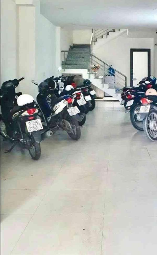 Bán Nhà mặt phố 90m²