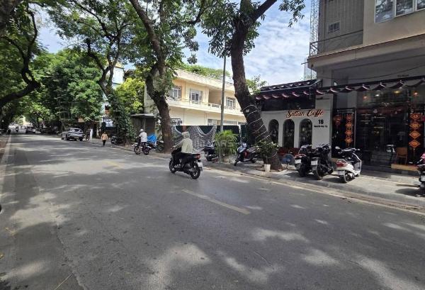 Cần bán Nhà mặt phố 500m²