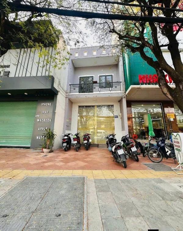Cho thuê Nhà mặt phố 185m²