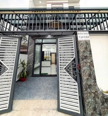 Bán Nhà mặt phố 100m²