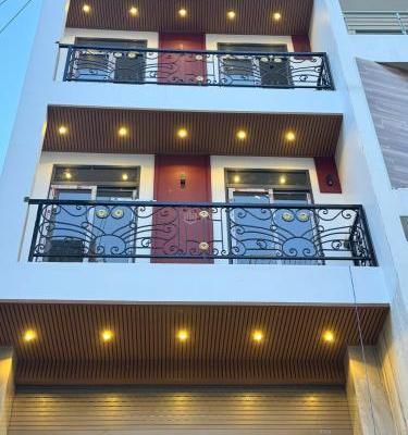 Bán Nhà mặt phố 100m²