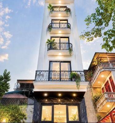 NHỈNH 1X TỶ, CĂN NHÀ 42M2, 7T. TRUNG TÂM BỒ ĐỀ VỈA HÈ 🏘️ Ô TÔ TRÁNH - KINH DOANH