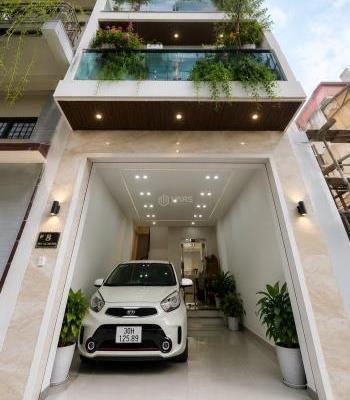 SỐNG SANG CẠNH PHỐ - PHỐ NGUYỄN VĂN CỪ, GIA THUỴ 7 TẦNG, 🏠 GARA Ô TÔ - NHỈNH 1X TỶ