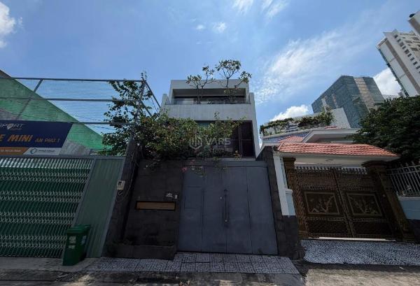 Cần bán Nhà mặt phố 111m²