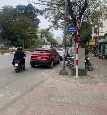 Hiếm, nhà đẹp Nghĩa Đô Cầu Giấy, vị trí trung tâm, ô tô 🏘️ gần, 40m*6 tầng, chỉ 7,5 tỷ