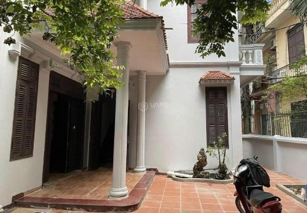 Cho thuê biệt thự sân vườn quan nhân, thanh xuân ☘ 300m x 4t (xd 110m) giá 22tr kd