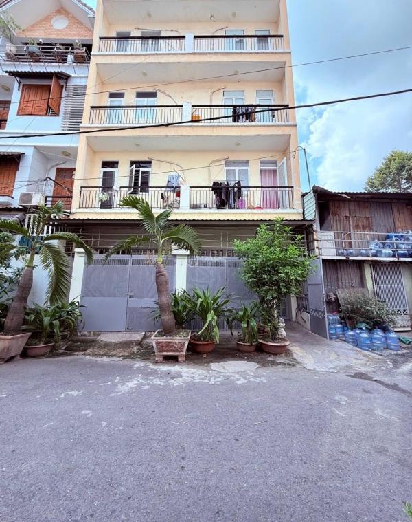 Bán vinhomes hóc môn 🏢 đường 13m lề đường 3m ngang 5m dài 10m 4 tầng btct