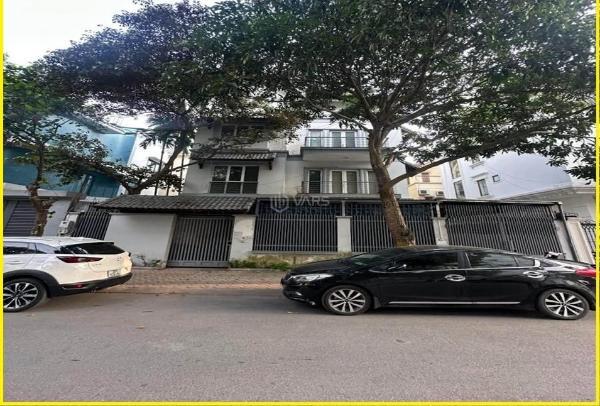 Bán biệt thự kđt dịch 🏡 vọng, cầu giấy mặt phố kinh doanh, gần công viên 190m 90tỷ
