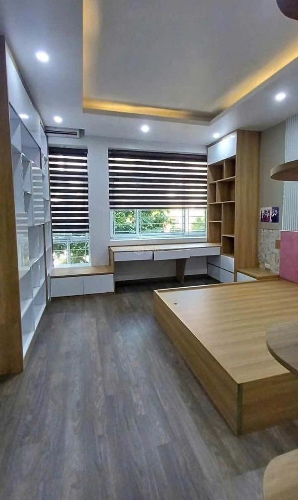 Cho thuê nhà 🏡 phân lô dịch vụ xa la 50m² x 4.5 tầng ô tô đỗ cửa full nội thất