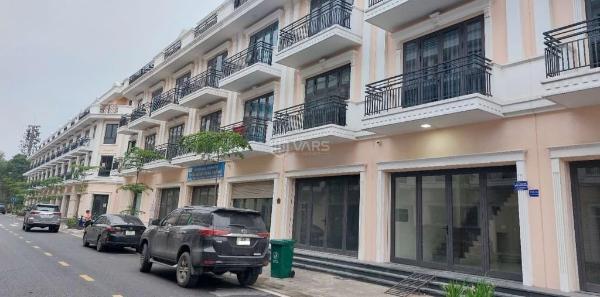 Chính chủ cho thuê 🏦 nguyên căn 4 tầng đường 12m viet singsquare thuộc kcn vsip