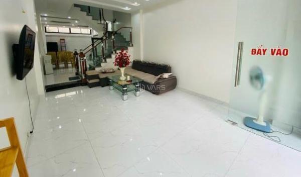 Cho thuê nguyên căn phố 🏬 Văn Cao, DT: 75m2, 5 p.ngủ khép kín.